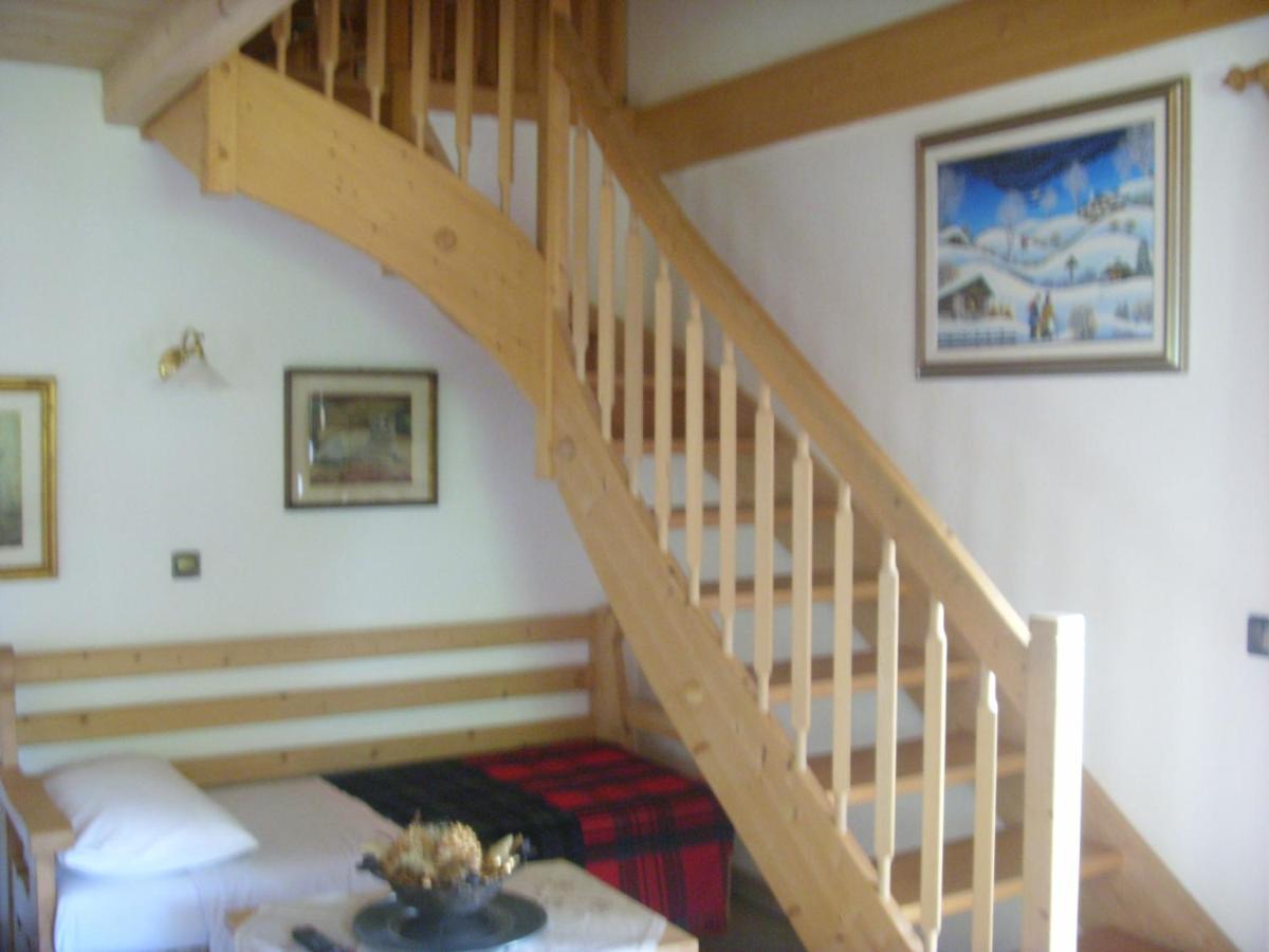 Albergo Garni' Laura Baselga di Pine Exterior photo