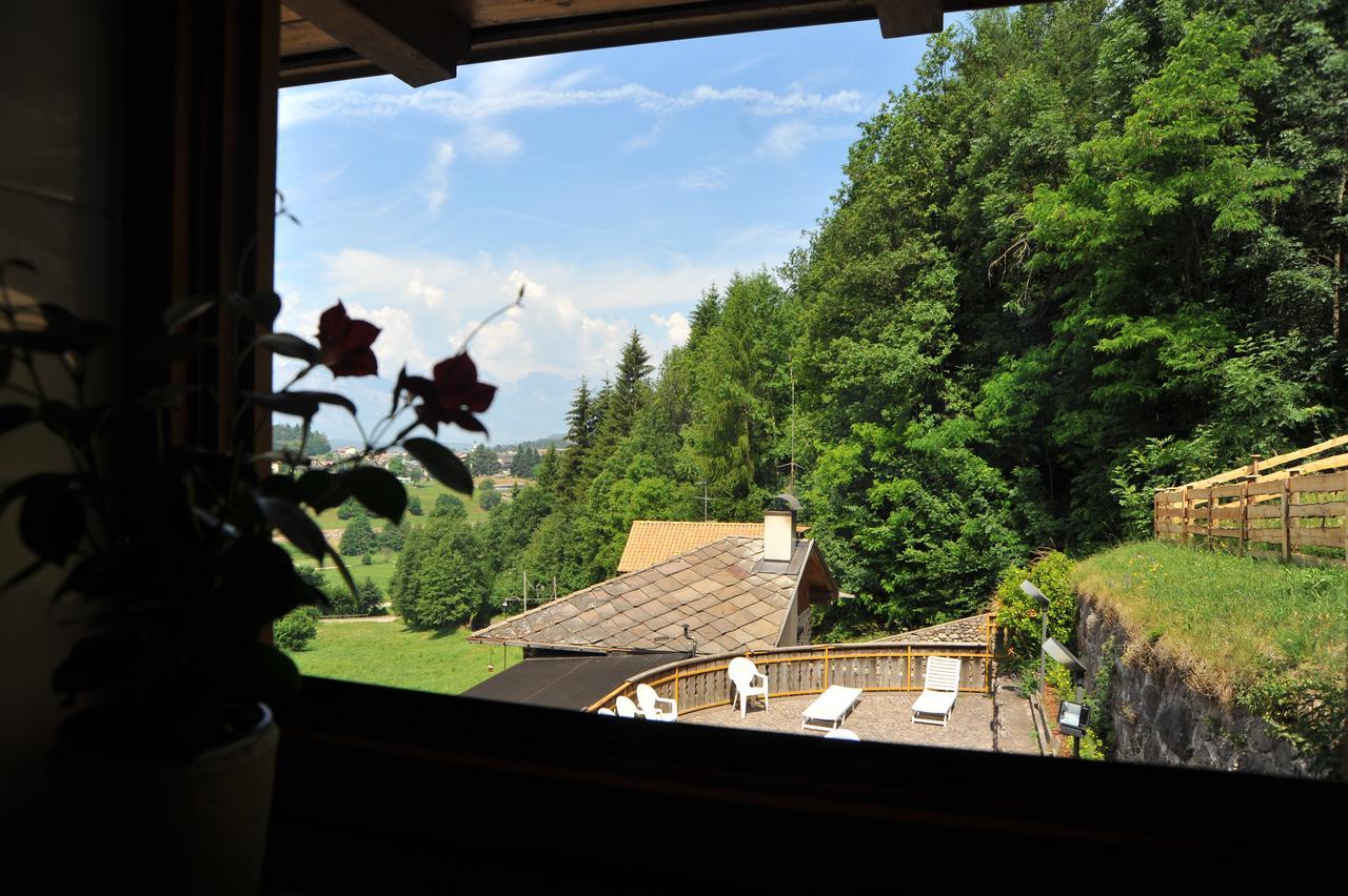 Albergo Garni' Laura Baselga di Pine Exterior photo