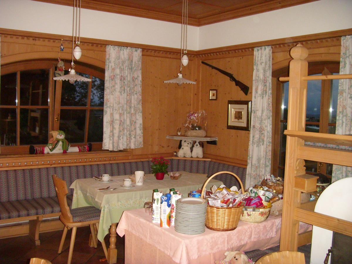 Albergo Garni' Laura Baselga di Pine Exterior photo