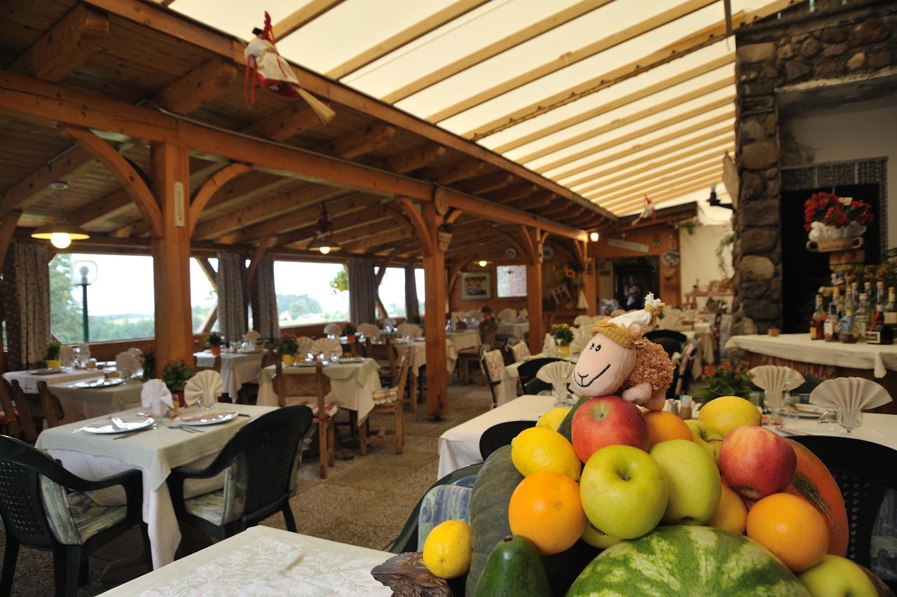 Albergo Garni' Laura Baselga di Pine Exterior photo