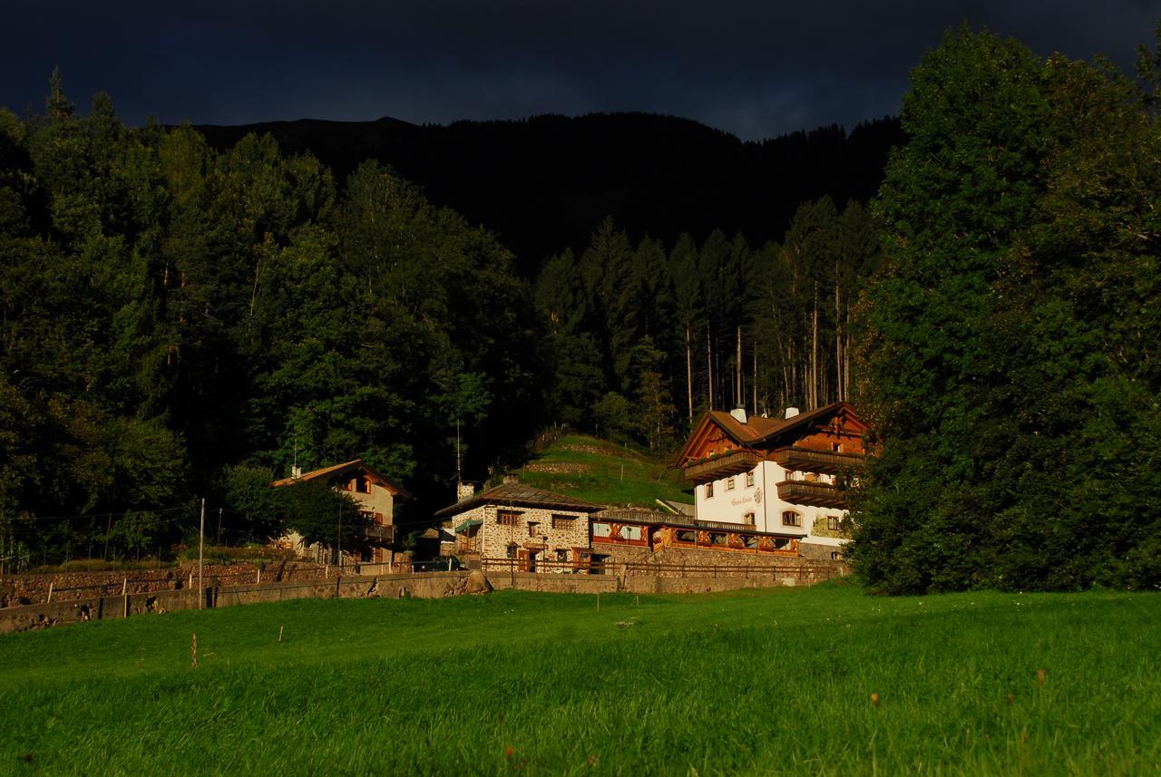 Albergo Garni' Laura Baselga di Pine Exterior photo