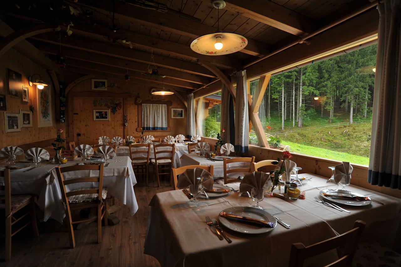 Albergo Garni' Laura Baselga di Pine Exterior photo