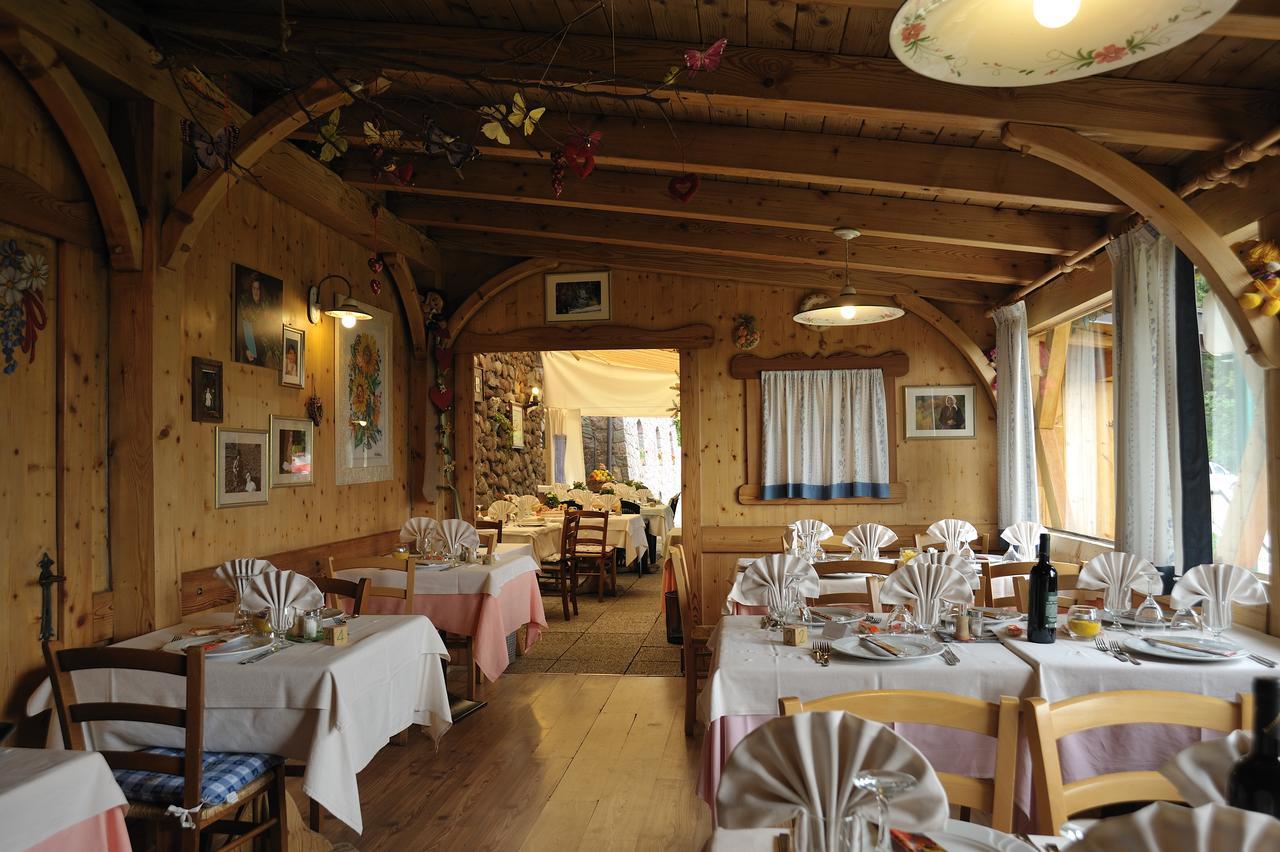 Albergo Garni' Laura Baselga di Pine Exterior photo
