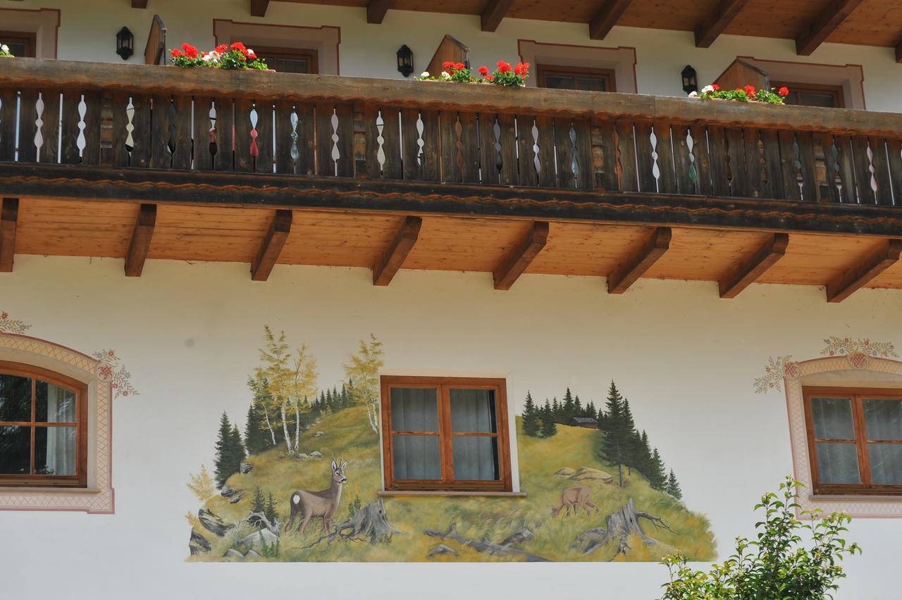 Albergo Garni' Laura Baselga di Pine Exterior photo